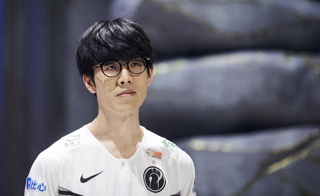 Top Esports 发布新赛季阵容：从此刻开始，闪耀在另一边，所有 Top Esports 成员已准备就绪