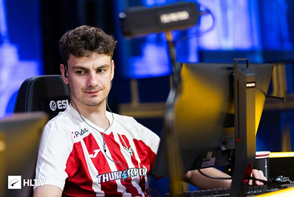 什么是“范围对抗（Range vs Range）”？超越单手牌的高阶博弈思维。（从单手牌到范围对抗（Range vs Range）：迈向更高阶的博弈思维）