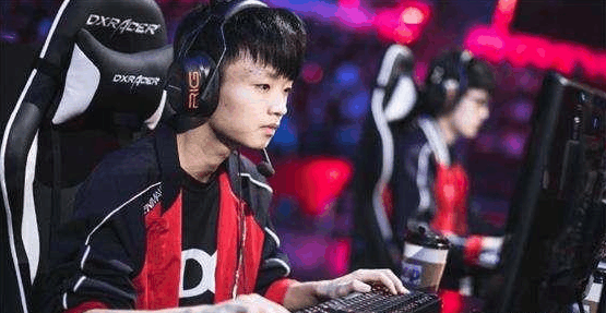 TyLoo , Astralis , BIG , 和 pain 在 FISSURE Playground #1 开局时取得胜利